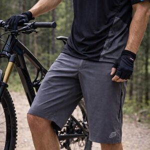 Troy Lee designs drift short.